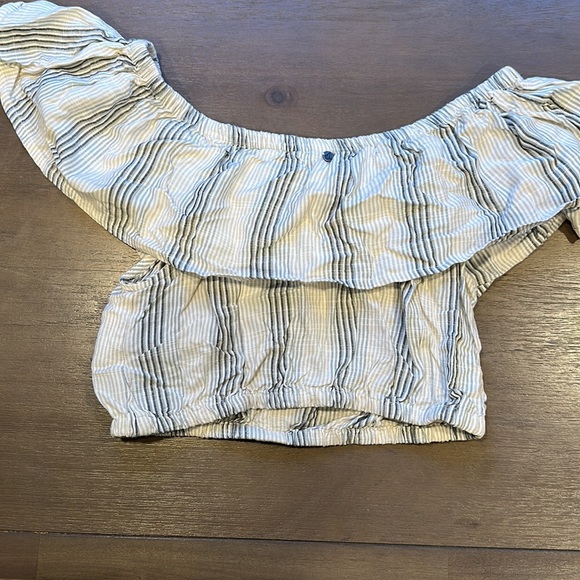 Volcom Off the shoulder striped top XS EUC - Picture 3 of 3